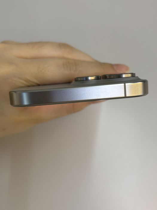 iPhone 15 Pro Max · 5/9