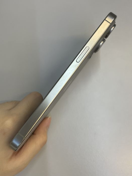 iPhone 15 Pro Max · 3/9