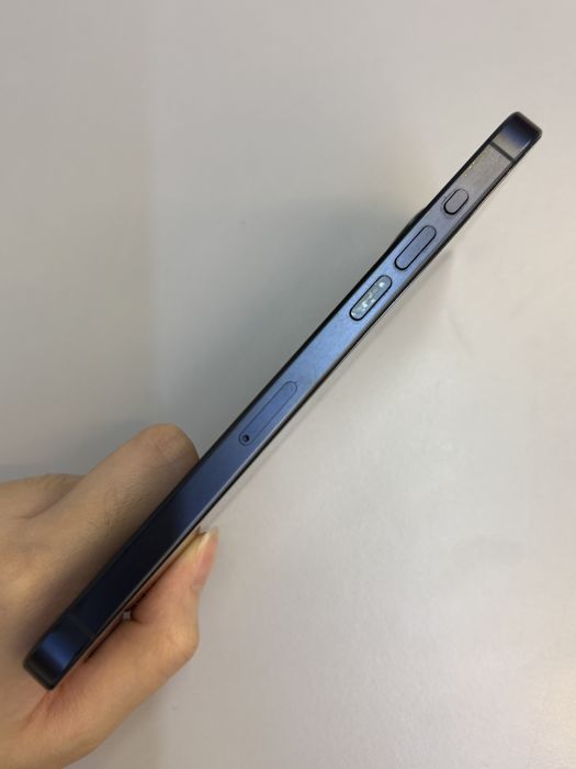 iPhone 15 Pro Max · 2/9