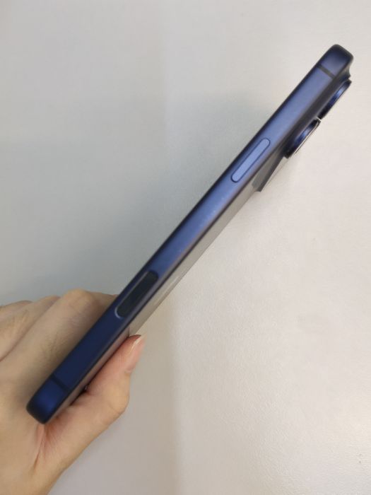 iPhone 17 Pro Max · 3/6