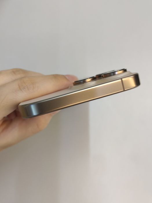 iPhone 16 Pro Max · 5/6