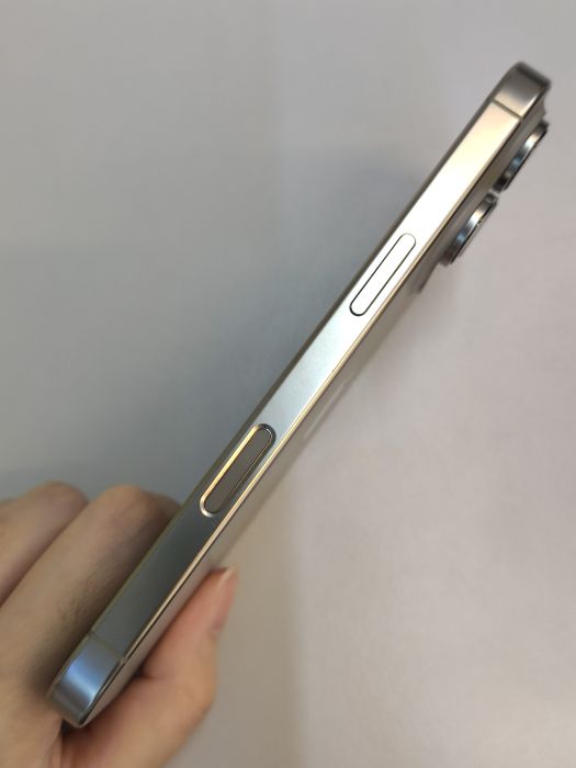 iPhone 16 Pro · 3/6