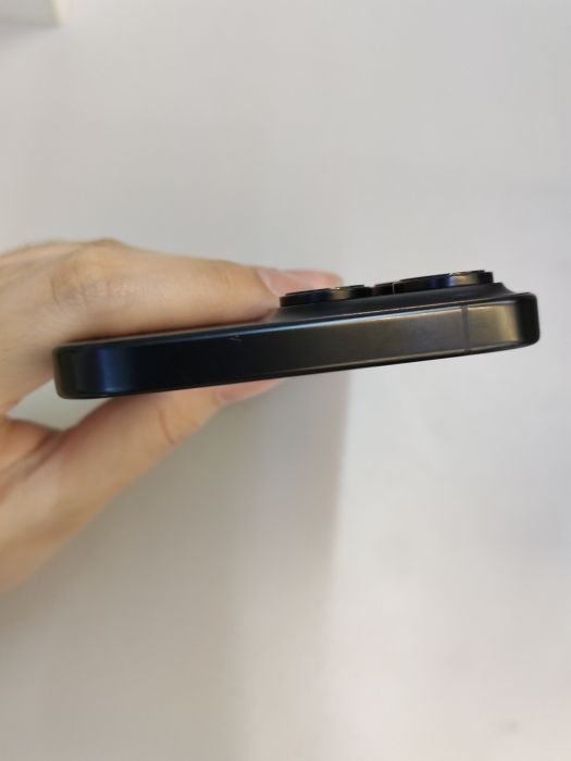 iPhone 16 Pro Max · 5/6
