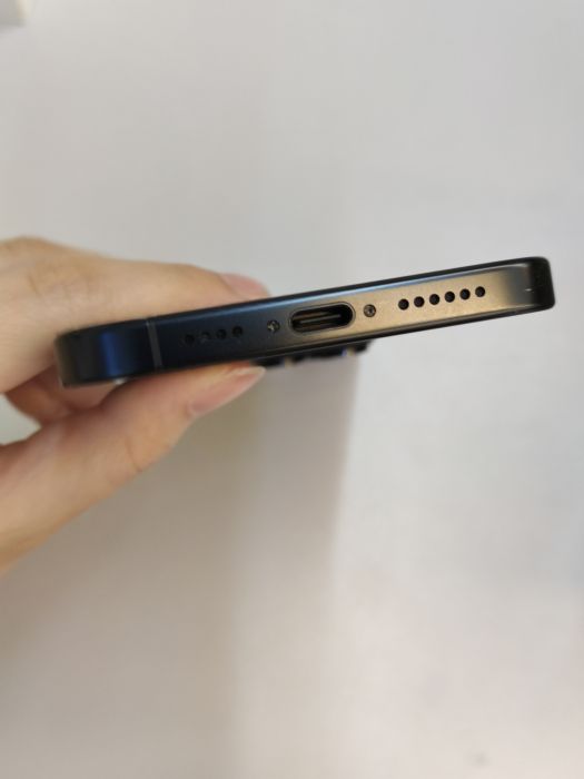 iPhone 16 Pro Max · 4/6