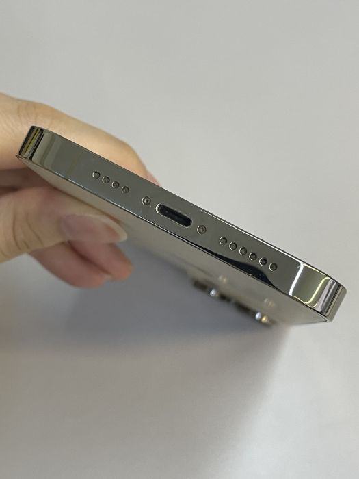 iPhone 14 Pro Max · 4/9