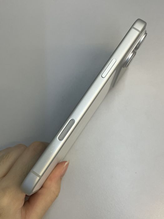 iPhone 17 Pro Max · 3/9