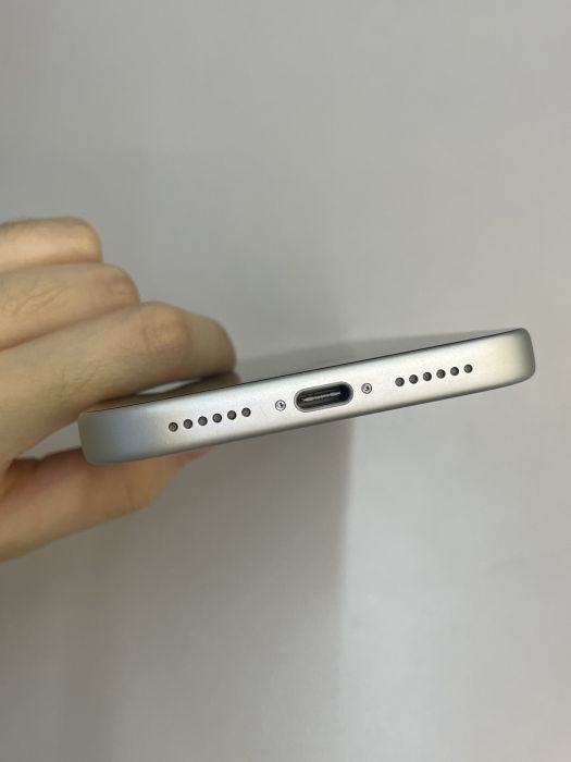 iPhone 17 Pro Max · 4/9