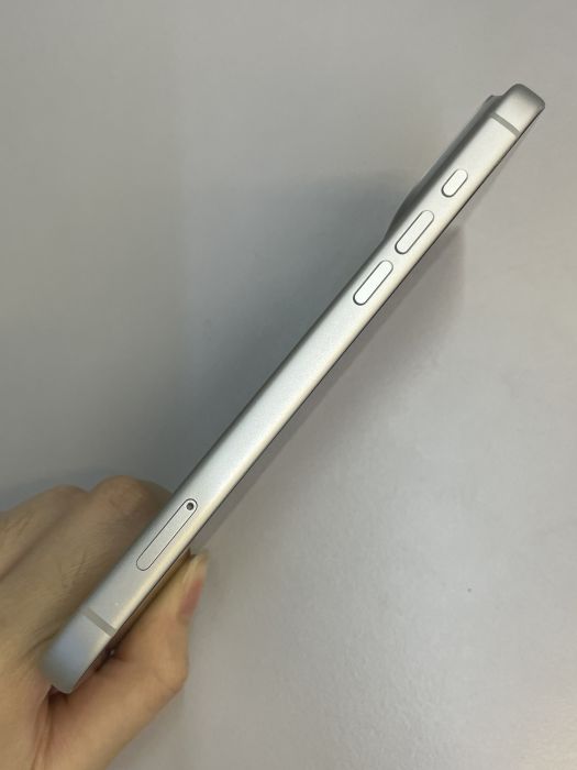 iPhone 17 Pro Max · 2/9