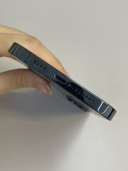 iPhone 12 Pro Max · 4/10