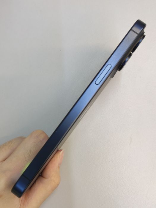 iPhone 15 Pro Max · 3/9