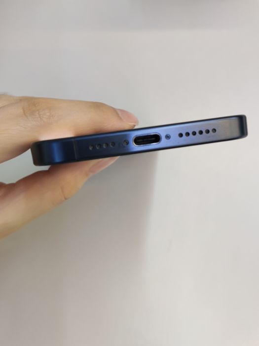 iPhone 15 Pro Max · 4/9