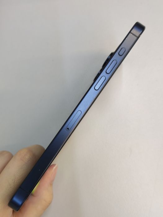 iPhone 15 Pro Max · 2/9