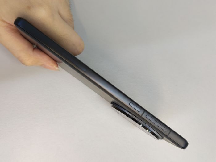OPPO Find X8 Pro · 3/7