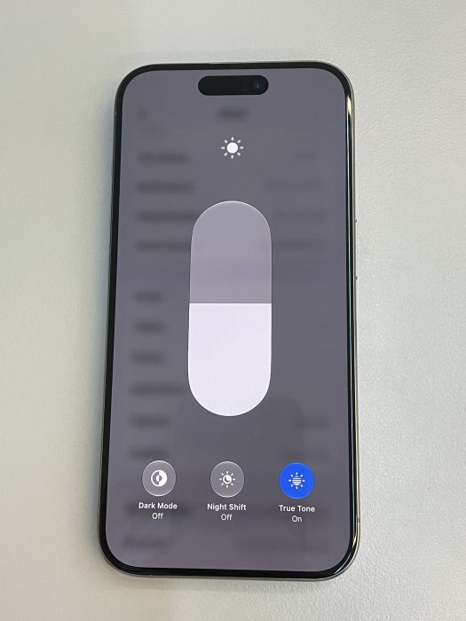 iPhone 15 Pro · 6/9
