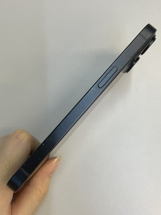 iPhone 14 · 3/9