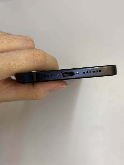 iPhone 15 Plus · 4/9