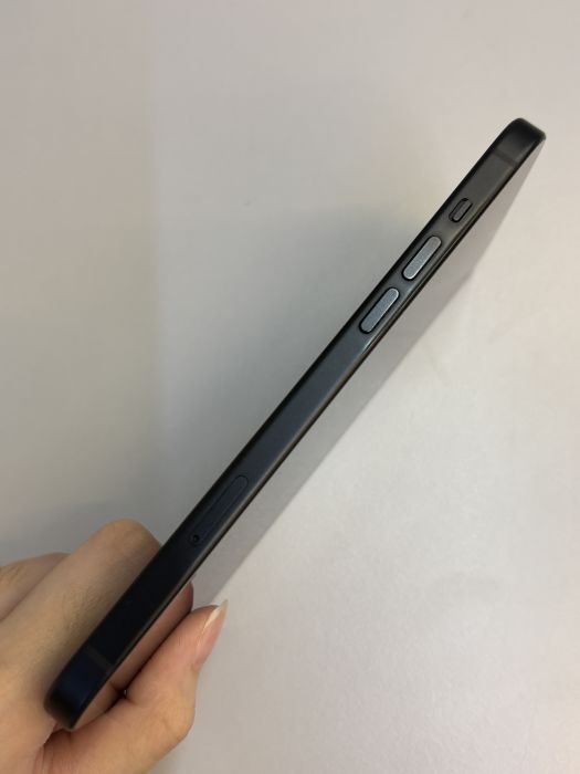 iPhone 15 Plus · 2/9