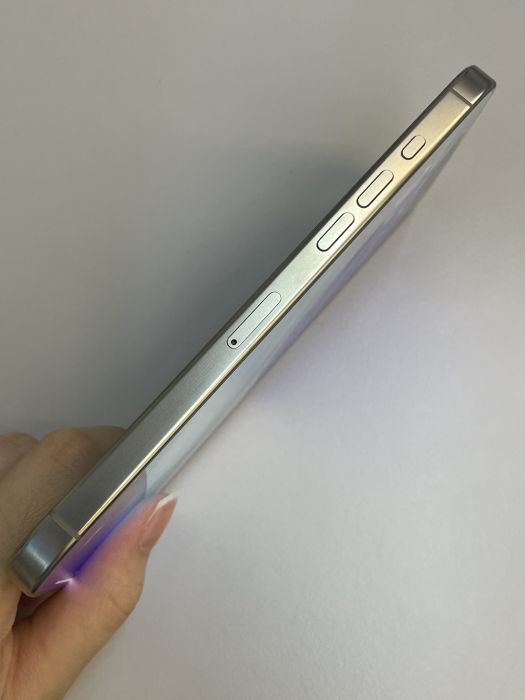 iPhone 16 Pro Max · 2/9