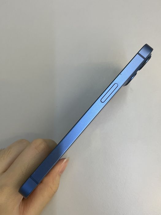 iPhone 13 · 3/9