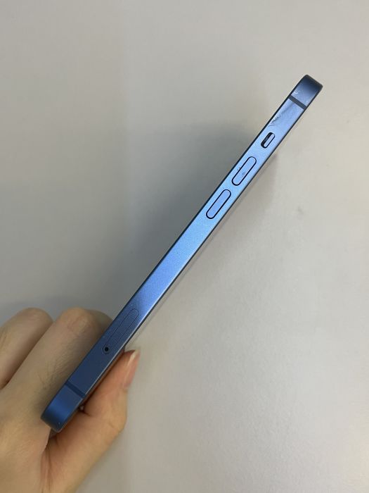 iPhone 13 · 2/9