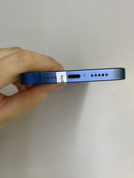 iPhone 13 · 4/9