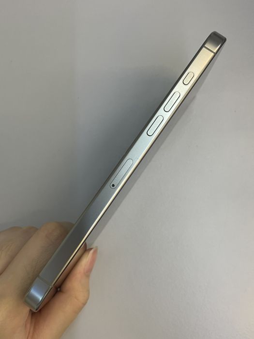 iPhone 16 Pro Max · 2/9