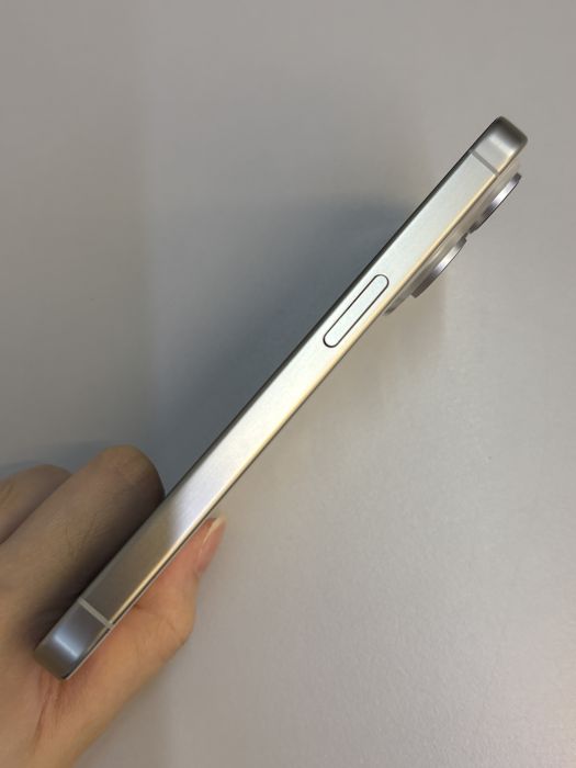 iPhone 15 Pro · 3/9