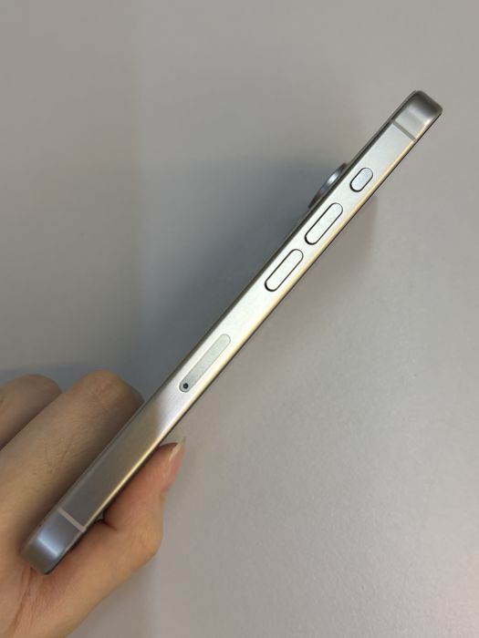 iPhone 15 Pro · 2/9