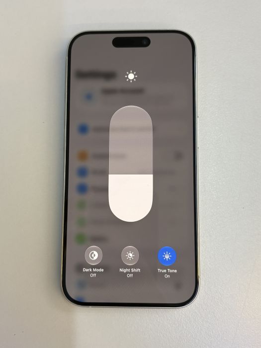 iPhone 15 Pro · 6/9