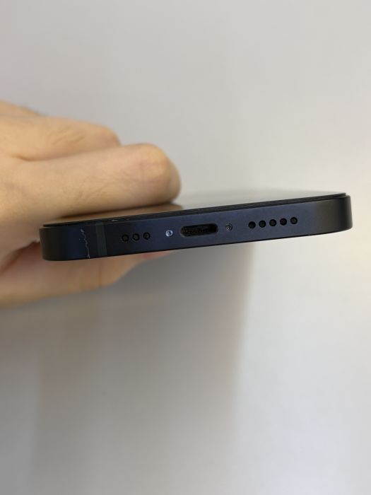 iPhone 13 · 4/10