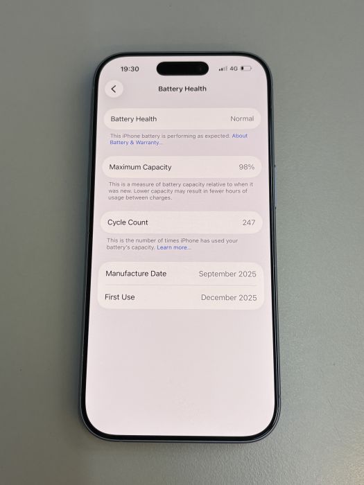 iPhone 17 · 8/9