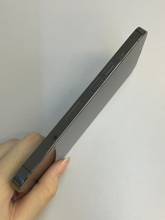 iPhone 13 Pro · 2/9