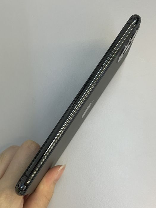 iPhone 11 Pro Max · 3/9