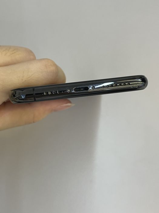 iPhone 11 Pro Max · 4/9