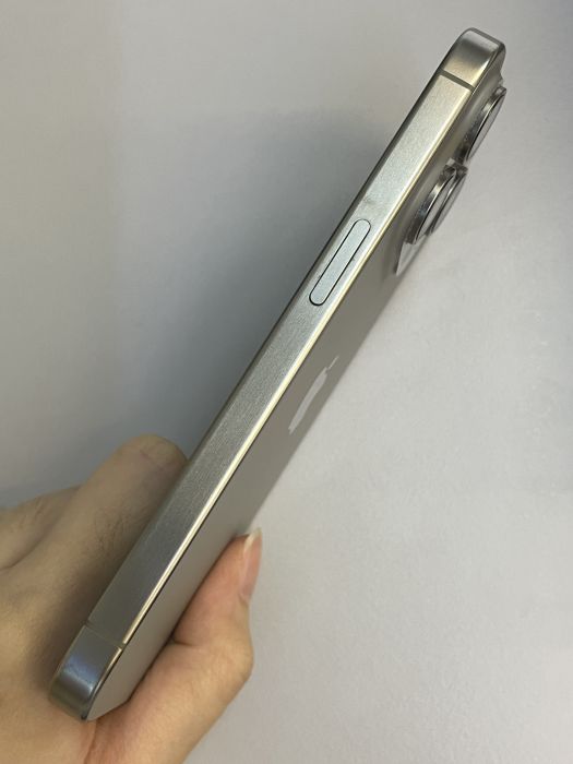 iPhone 15 Pro · 3/9