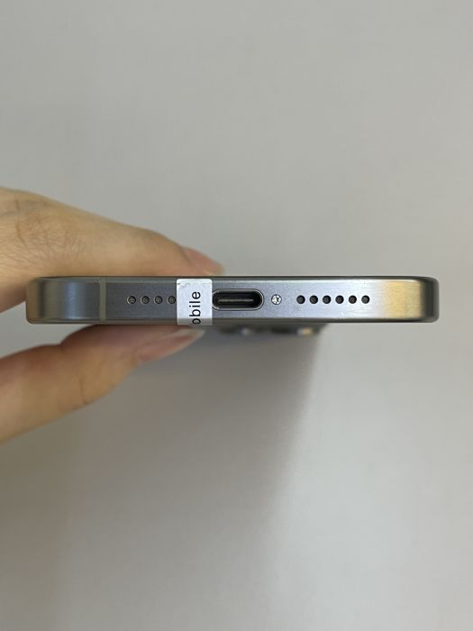 iPhone 15 Pro Max · 4/9