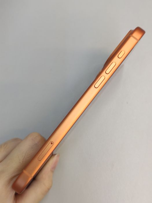 iPhone 17 Pro Max · 2/9
