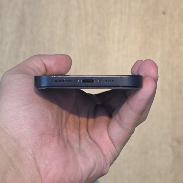 iPhone 12 · 4/9