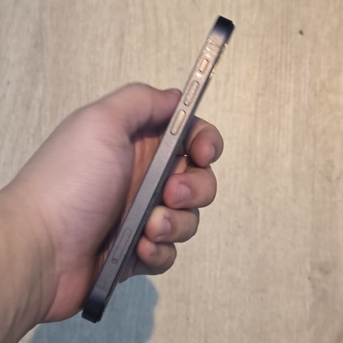 iPhone 12 · 2/9