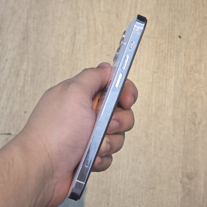 iPhone 12 Pro · 2/9