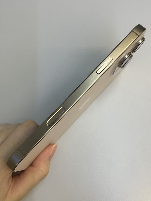 iPhone 16 Pro Max · 3/9