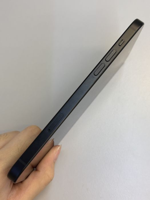 iPhone 15 Plus · 2/9