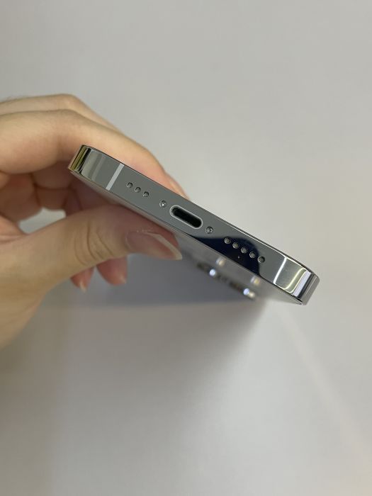 iPhone 14 Pro · 4/9