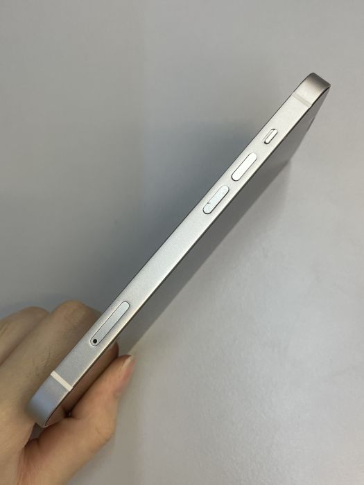 iPhone 14 · 2/9