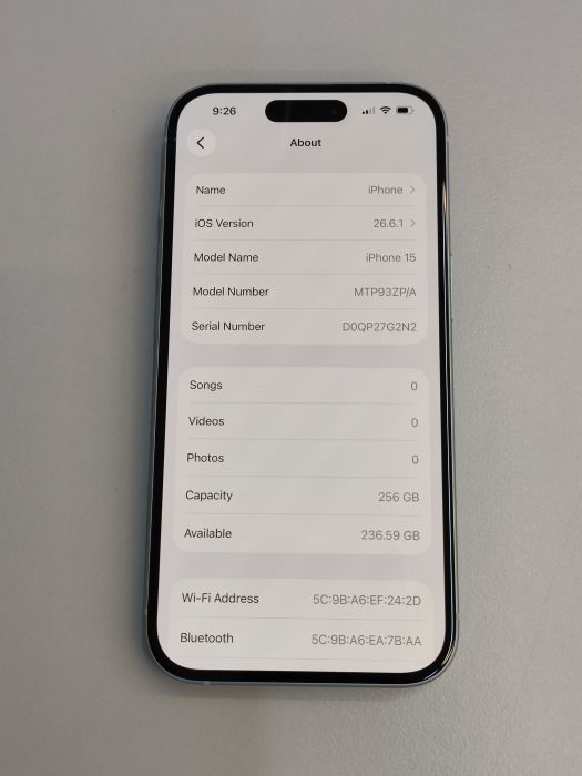 iPhone 15 · 8/10