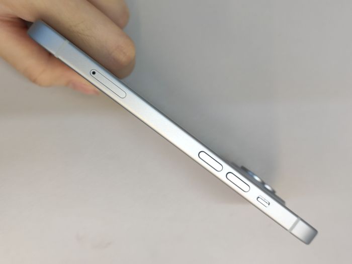 iPhone 15 · 2/10