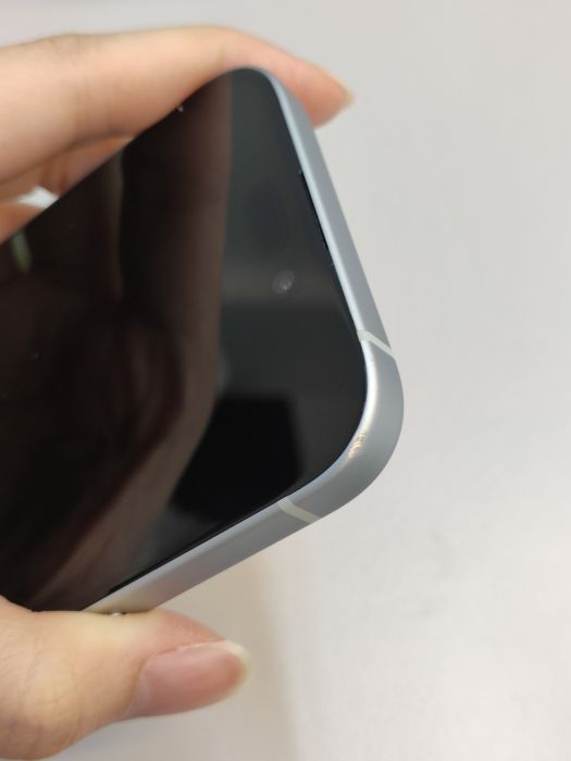 iPhone 15 · 6/10