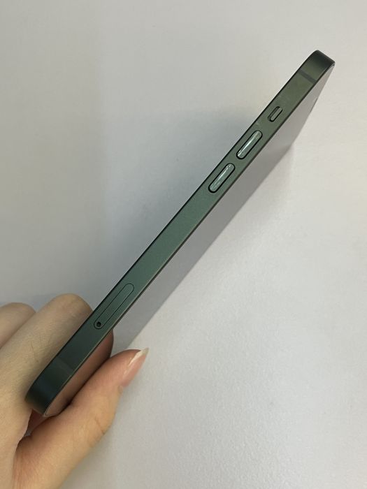 iPhone 13 · 2/9