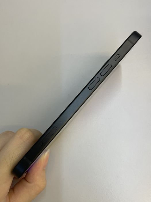 iPhone 15 · 2/9