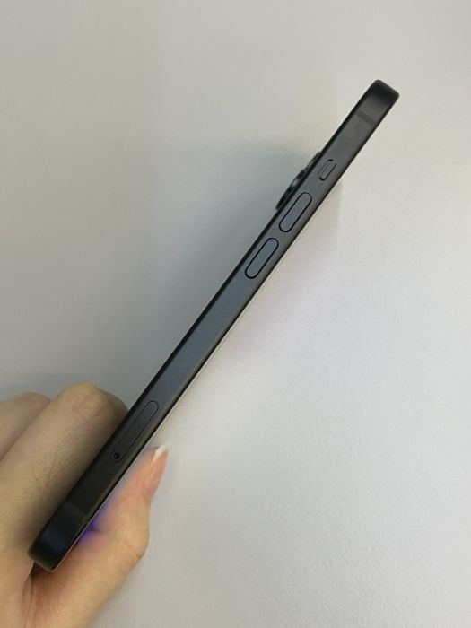 iPhone 15 · 2/9